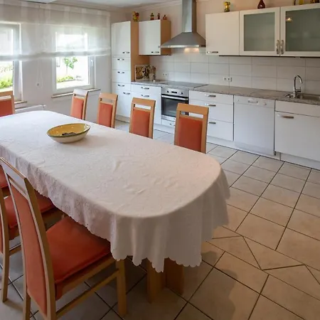 Haus Am Nuerburgring * Kottenborn