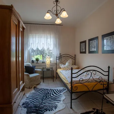 Haus Am Nuerburgring Prázdninový dům Kottenborn