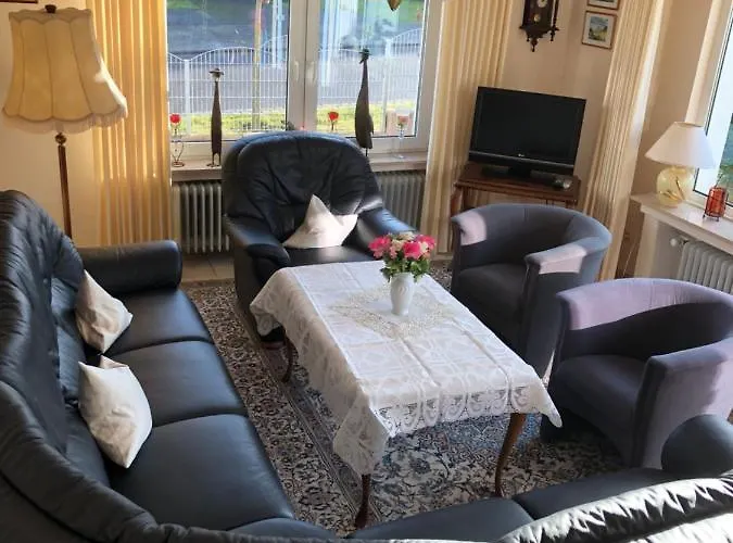 Haus Am Nuerburgring Hébergement de vacances *